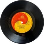 Oru Manithan Ore Manaivi Tamil EP Vinyl Records By Ilaiyaraaja - Image 3